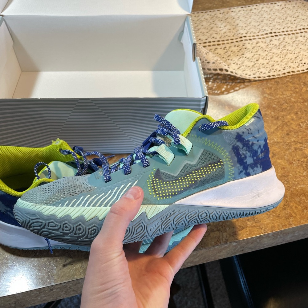 Kyrie flytrap 5